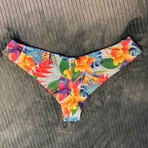 Moana Bikini.  Adrift Bora bora bottoms 🐛🌸